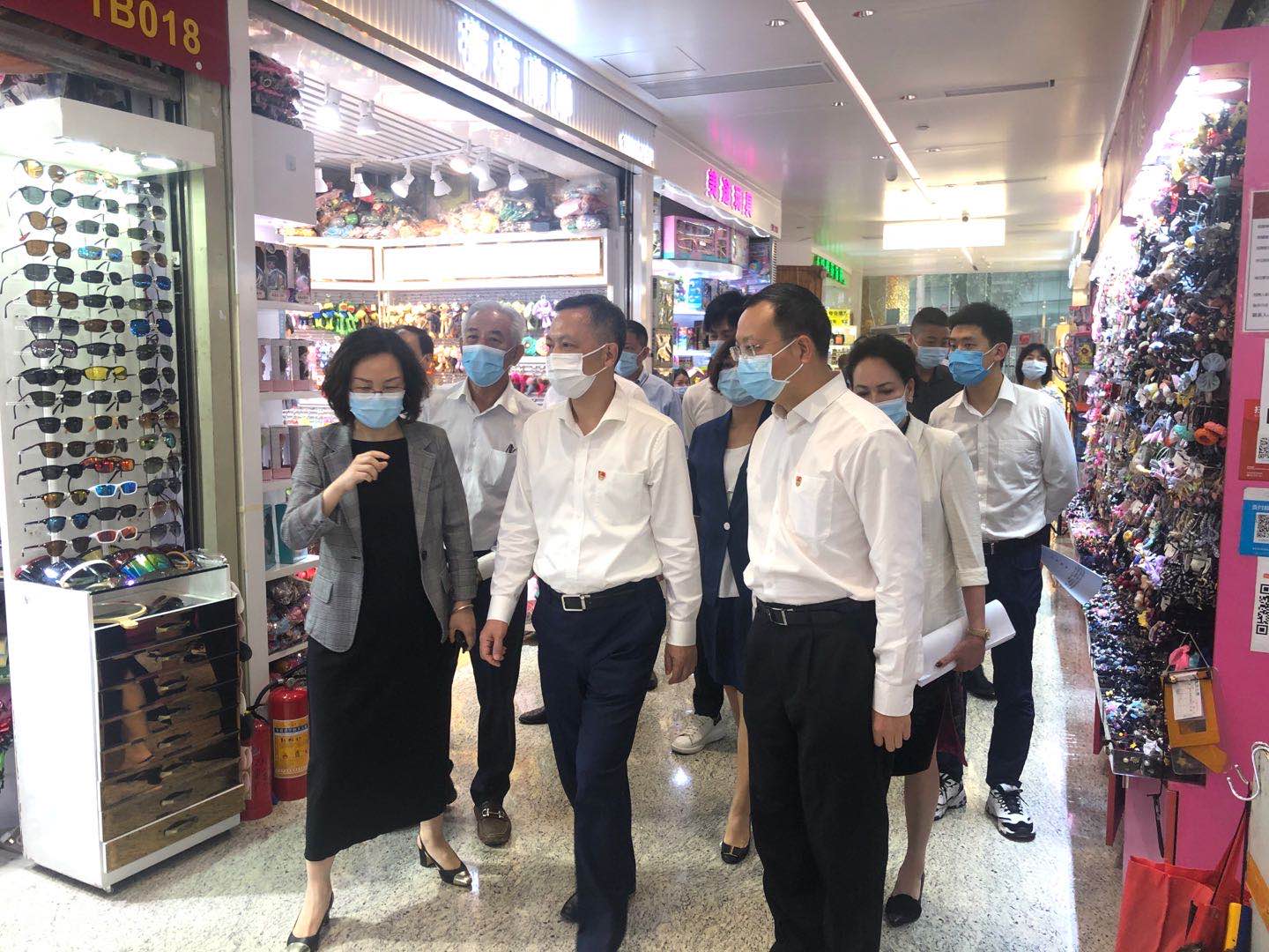 Zhang shuofu, member of the Standing Committee of the Guangdong Provincial Committee and Secretary of the Guangzhou municipal Party committee, and other leaders visited Wanling square for investigation