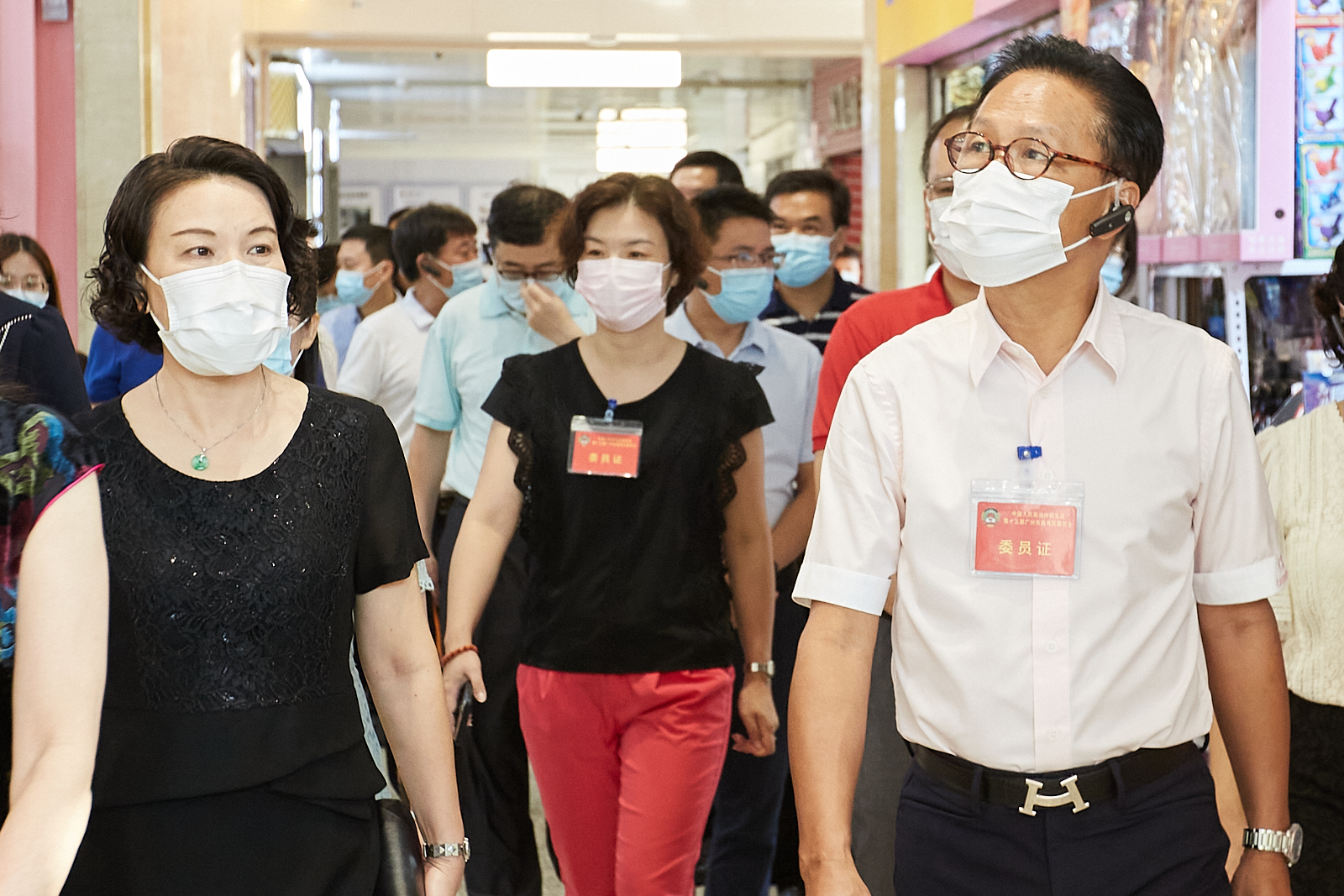 Yuexiu District government leaders visited Wanling square for investigation and research